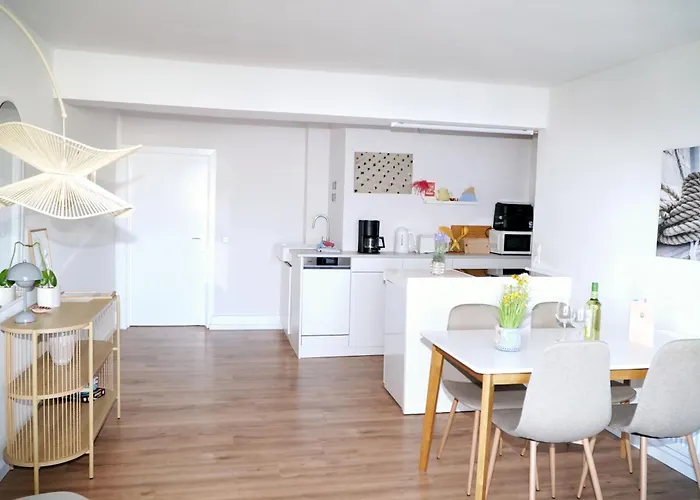 Strandkoje - Leuchtturm * Neustadt in Holstein